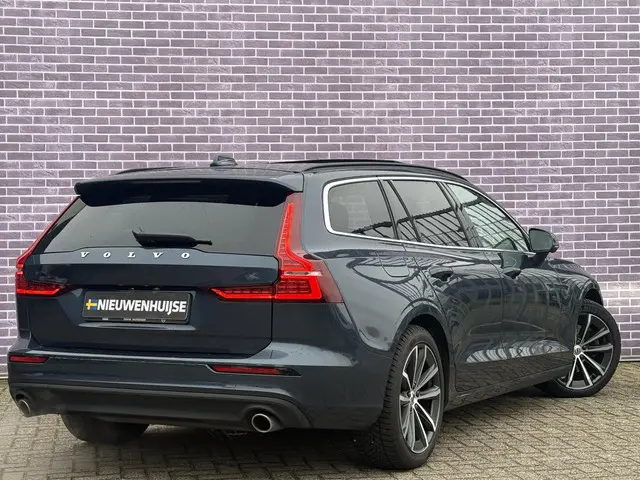 Volvo V60 2.0 B4 Momentum Business 2021 Benzine 3