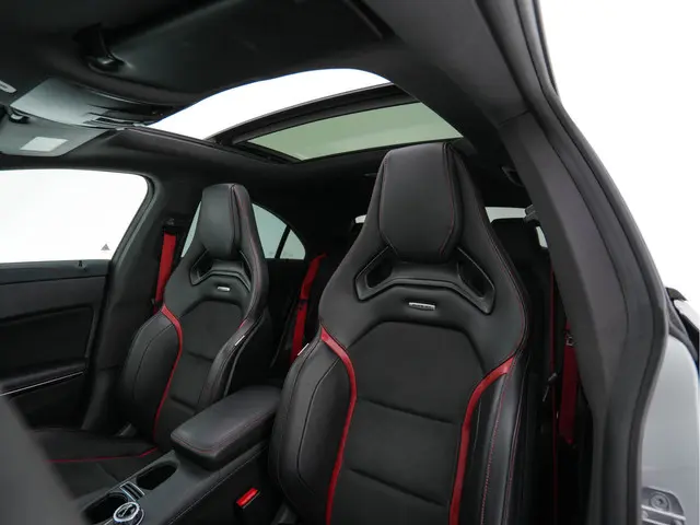Mercedes-Benz CLA AMG 45 4MATIC Ambition 2018 Benzine 29