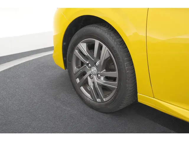 Peugeot 208 PureTech 75 Active Pack 2022 Benzine 18