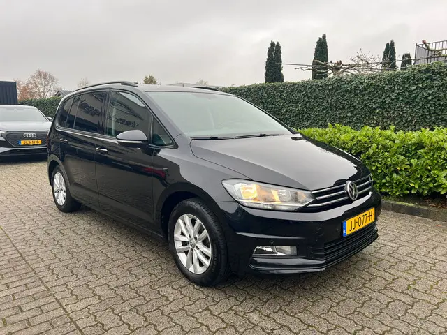 Volkswagen Touran 1.2 TSI Comfortline 7p 2016 Benzine 23