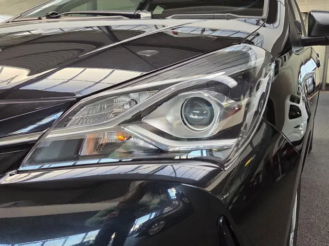 Toyota Yaris 1.5 Hybrid Active 2018 Hybride Benzine 11