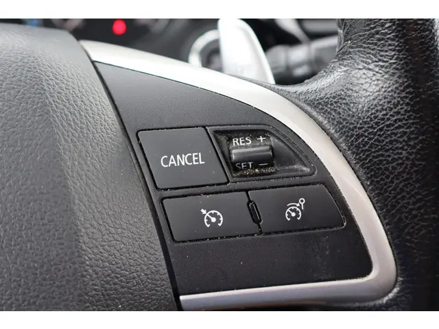 Mitsubishi Outlander 2.0 Instyle 2014 Benzine 31