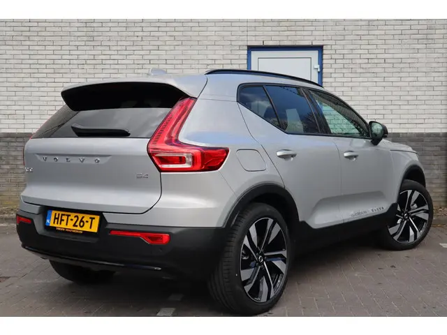 Volvo XC40 2.0 B4 Plus Dark 2025 Benzine 9