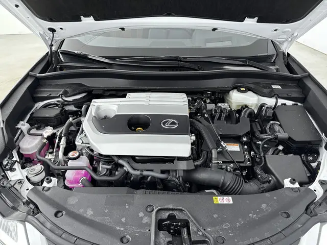 Lexus UX 250h F Sport Line 2024 Hybride Benzine 30