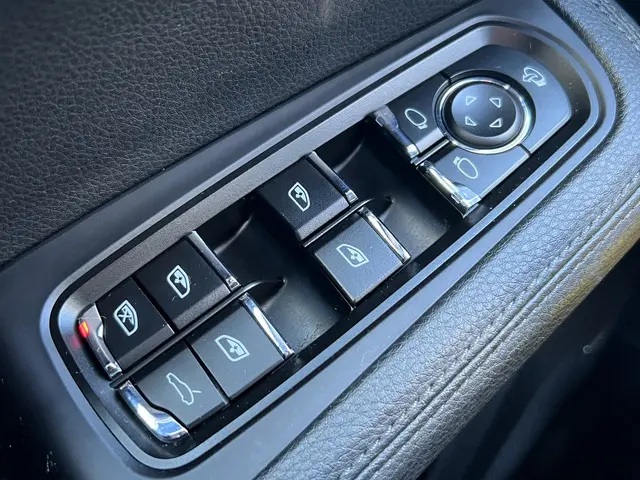 Porsche Macan 2.0 2019 Benzine 36