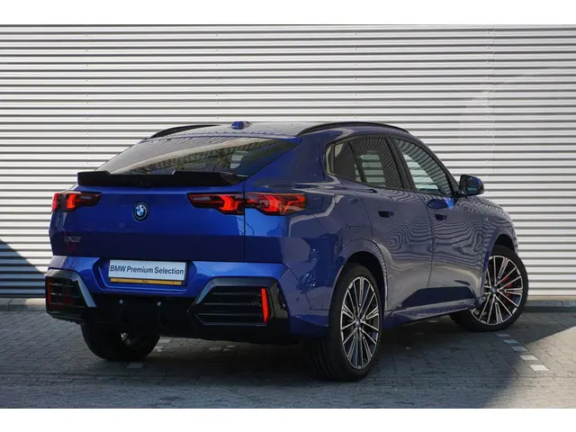 BMW iX2 xDrive30 2025 Elektrisch 2