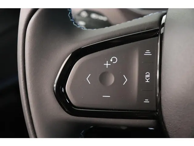 Lynk & Co 01 1.5 2025 Hybride Benzine 22