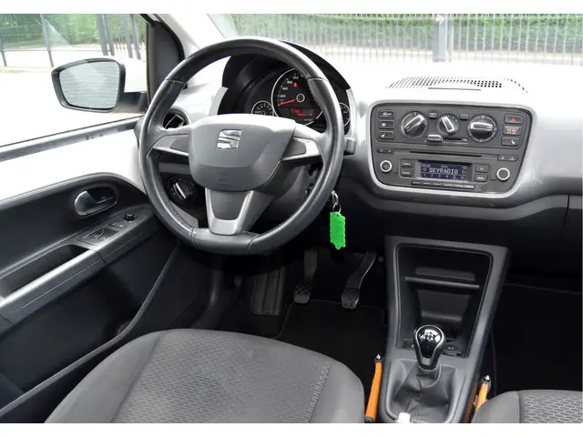 SEAT Mii 1.0 Sport Dynamic 2015 Benzine 15