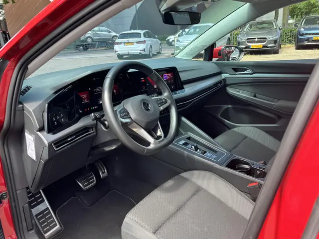 Volkswagen Golf 1.0 eTSI Life 2021 Benzine 13