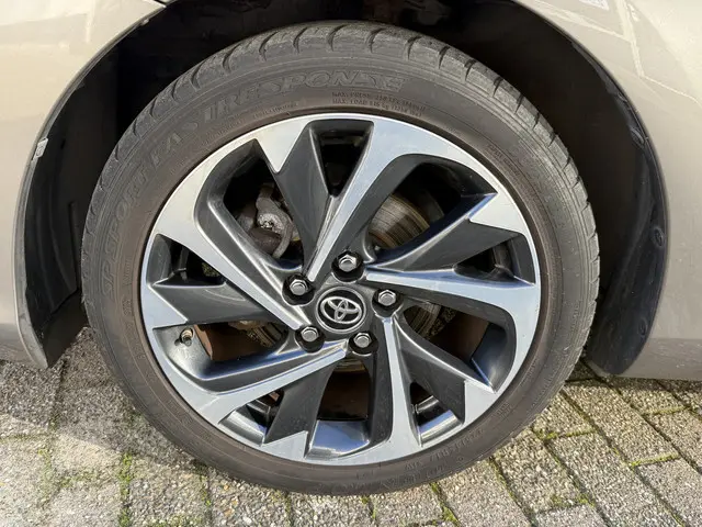 Toyota Auris 1.8 Hybrid Dynamic 2016 Hybride Benzine 32