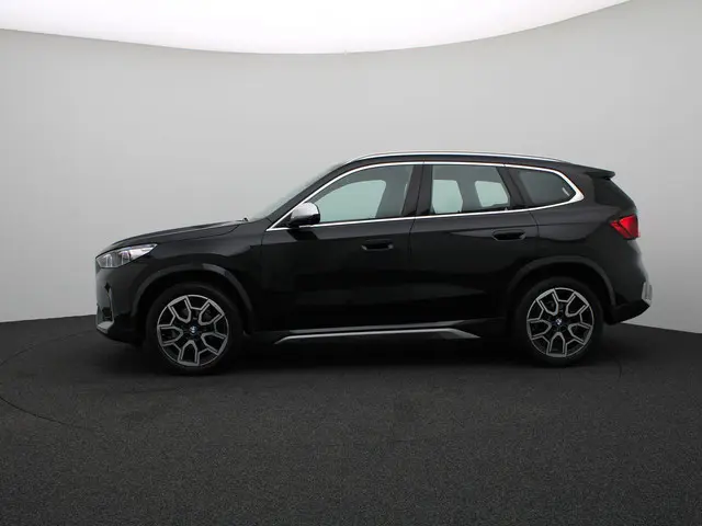 BMW X1 sDrive18i 2023 Benzine 4