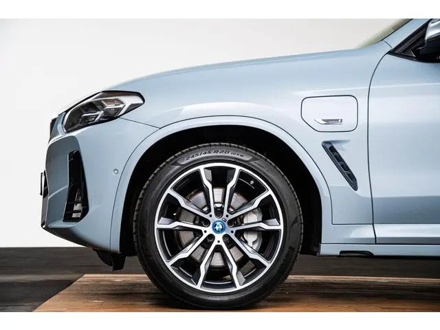 BMW X3 xDrive30e High Executive 2021 Hybride Benzine 7