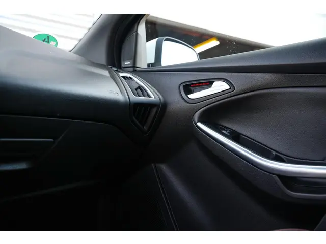 Ford Focus 2.0 ST-3 2016 Benzine 24