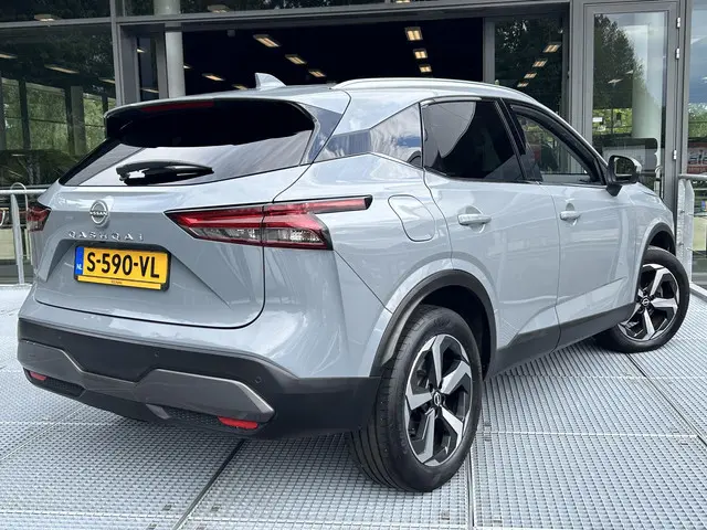 Nissan QASHQAI 1.3 MHEV N-Connecta 2023 Benzine 2