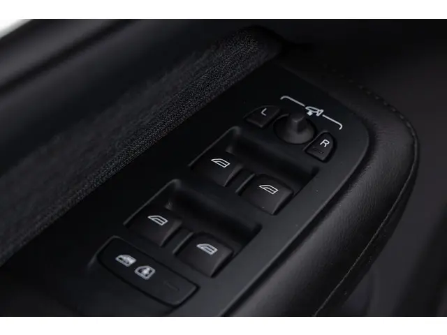 Volvo V60 2.0 B4 Core | Trekhaak | NAVI | Automaat 2022 Benzine 10