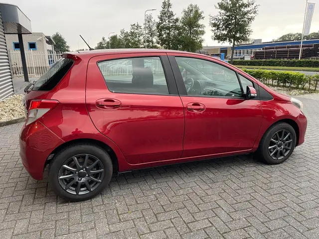 Toyota Yaris 1.3 VVT-i Dynamic|automaat| 2013 Benzine 6