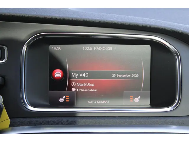 Volvo V40 2.0 T4 R-Design|Heico|Automaat| 2017 Benzine 23