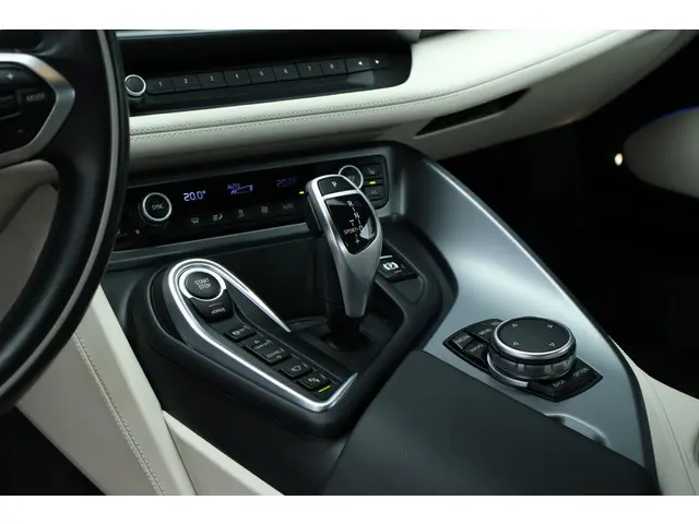 BMW i8 1.5 2015 Hybride Benzine 51