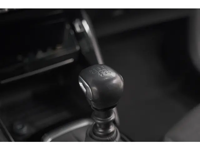 Peugeot 208 PureTech 100 Allure 2022 Benzine 35