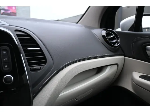 Renault Captur TCe 150 EDC Initiale Paris 2019 Benzine 30