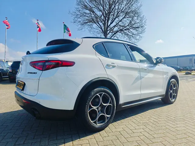 Alfa Romeo Stelvio 2.0 T AWD B-Tech 2019 Benzine 4