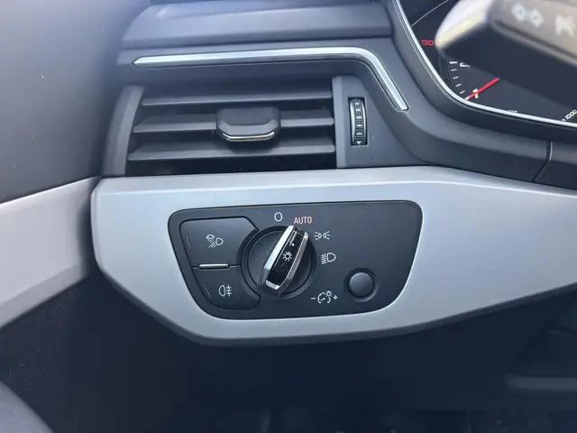 Audi A4 Limousine 1.4 TFSI Pro Line 2016 Benzine 14