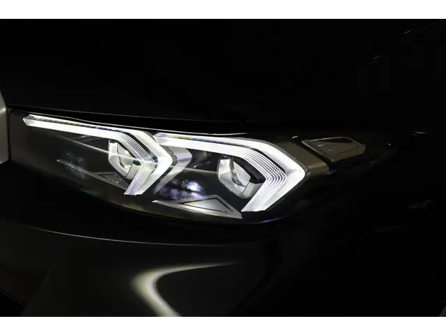 BMW 3 Serie Sedan 320e 2023 Hybride Benzine 27