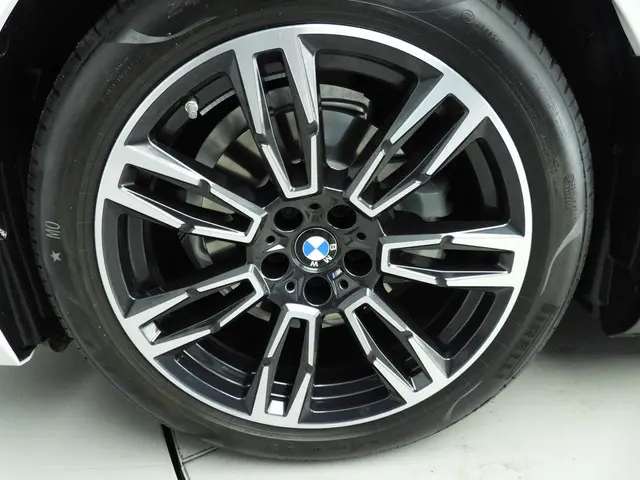 BMW 5 Serie Sedan 530e 2025 Hybride Benzine 48