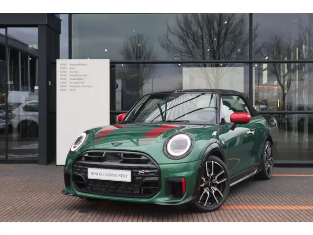 MINI Cabrio 2.0 JCW 2025 Benzine 23