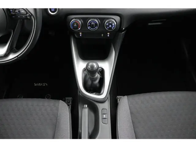 Toyota Yaris 1.5 VVT-i Dynamic 2021 Benzine 26