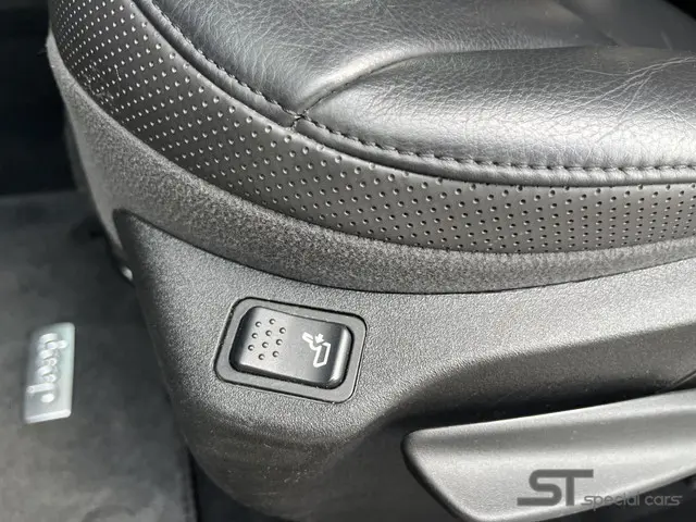 Jeep Renegade 1.3T Limited|Navi|Beats|19 inch 2019 Benzine 27