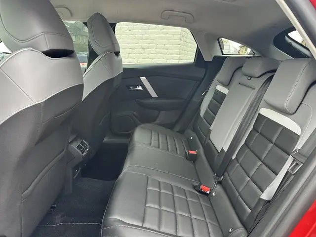 Citroën C4 1.2 Hybrid 145 PK Max 2025 Hybride Benzine 26