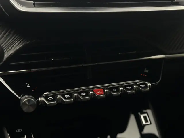 Peugeot 208 1.2 PureTech Allure Pack 2022 Benzine 24