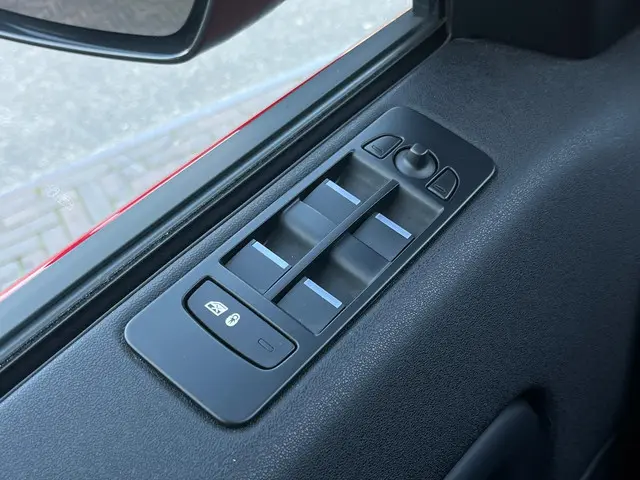 Land Rover Discovery Sport 2.0 TD4 Pure 2018 Diesel 17