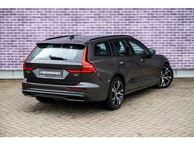 Volvo V60 2.0 B3 Plus Dark 2023 Benzine 16