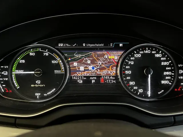 Audi Q5 50 TFSI e S edition 2020 Hybride Benzine 13
