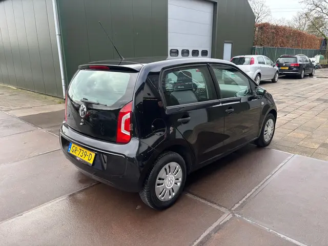 Volkswagen up! 1.0 take up! 5 Deurs Airco 2012 Benzine 5
