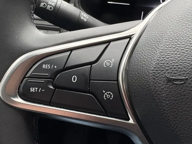 Renault Clio 1.0 TCe 90 GPF techno 2024 Benzine 10