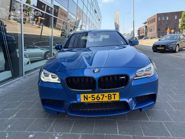 BMW M5 2