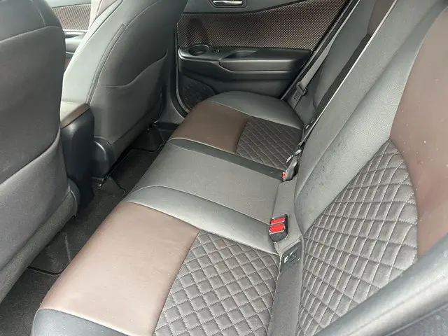 Toyota C-HR 1.8 Hybrid Premium 2017 Hybride Benzine 19