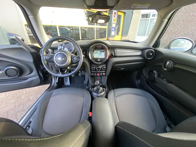 MINI Cooper Mini 1.5 Business 2015 Benzine 16