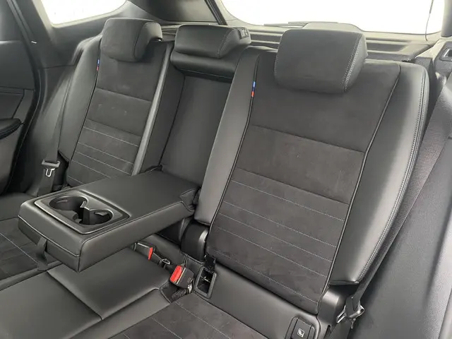 BMW X1 xDrive25e 2024 Hybride Benzine 9