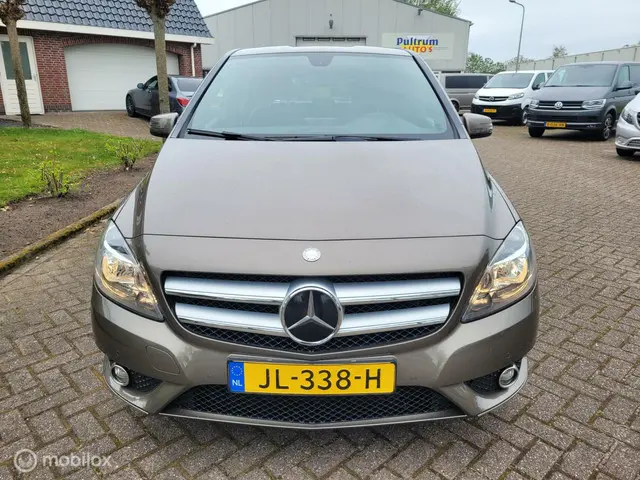 Mercedes-Benz B-Klasse 180, clima, navi. 2012 Benzine 7