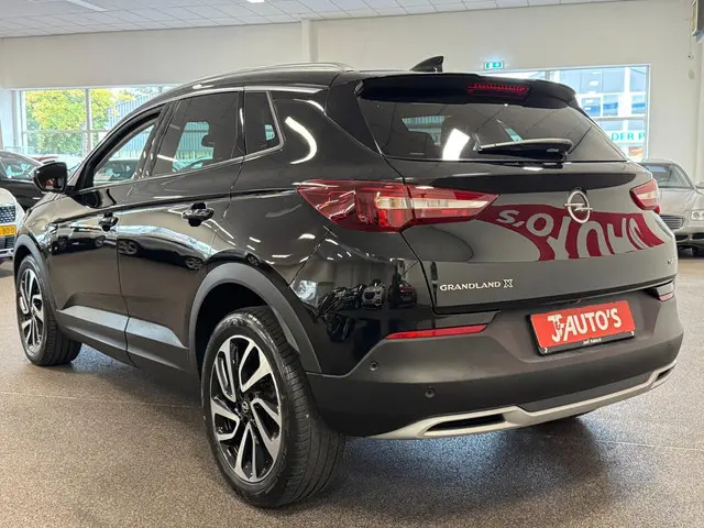 Opel Grandland X 1.2 Turbo Ultimate 2018 Benzine 3