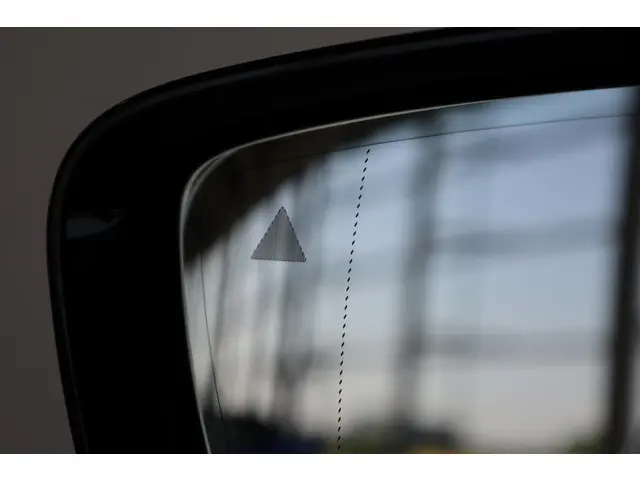 BMW 3 Serie Touring 320i 2020 Benzine 25