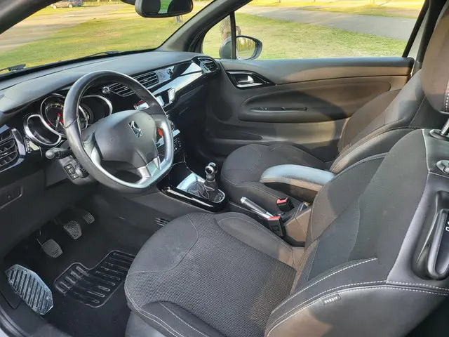 Citroën DS3 1.2 VTi So Chic, Inruil Koopje 2014 Benzine 13