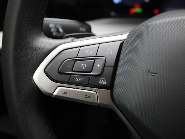 Volkswagen Golf 1.5eTSI/150PK Style DSG 2025 Benzine 8