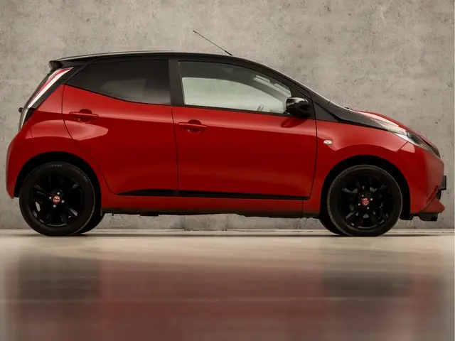 Toyota Aygo 1.0 VVT-i x-cite Sport 2017 Benzine 4