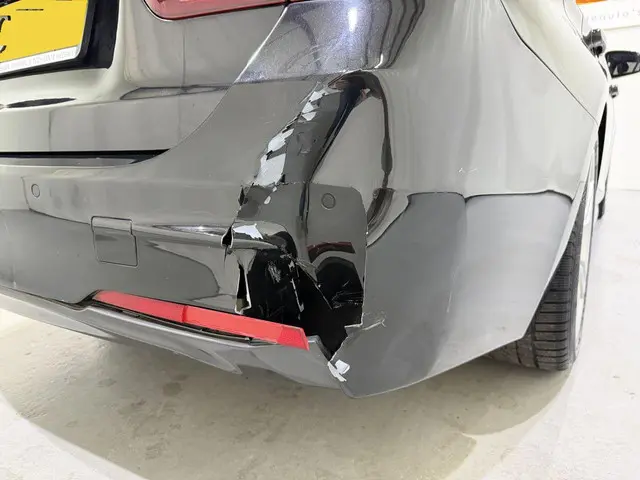 BMW 3 Serie Touring 318i M Sport Aut8 2019 Benzine 17