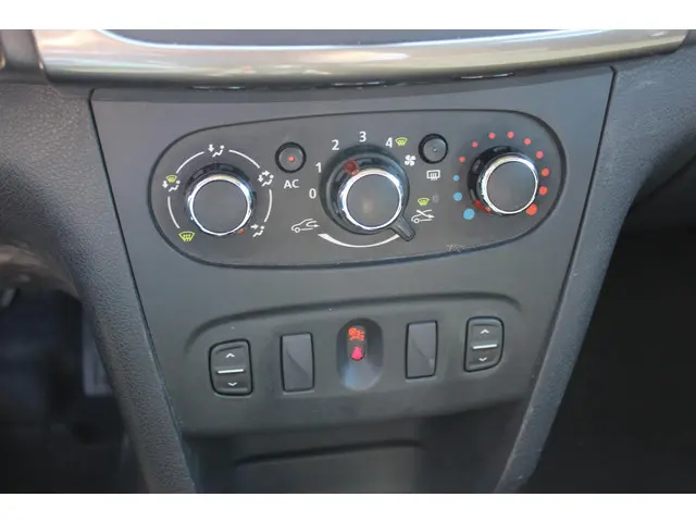 Dacia Sandero 0.9 TCe Lauréate, Airco! 2014 Benzine 12